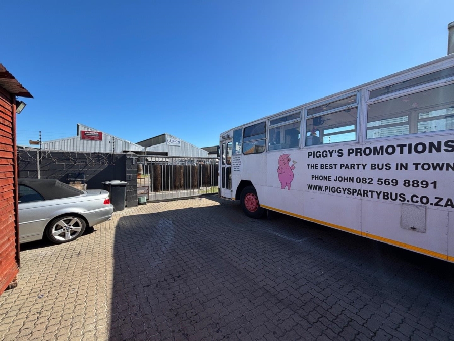 To Let commercial Property for Rent in Montague Gardens Western Cape